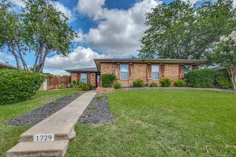 1729 Sterling Ln, Lewisville, TX 75067
