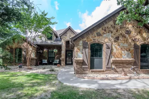 1307 Greg St, Azle, TX 76020