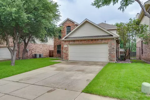 1209 Shamrock Dr, Flower Mound, TX 75028