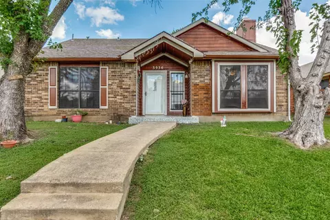 3936 O B Crowe Dr, Dallas, TX 75227