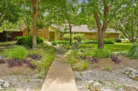 5240 Kiwanis Rd, Dallas, TX 75236
