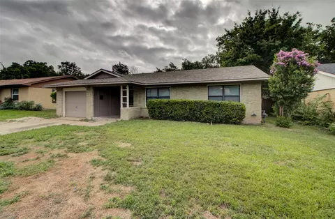 1709 Dorothy Dr, Grand Prairie, TX 75051
