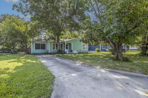 217 SE Tarrant Ave, Burleson, TX 76028