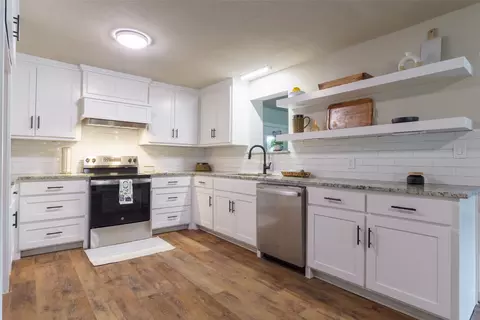 8208 Downe Dr, White Settlement, TX 76108