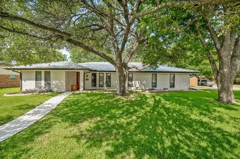 1315 N Magnolia Dr, Stephenville, TX 76401