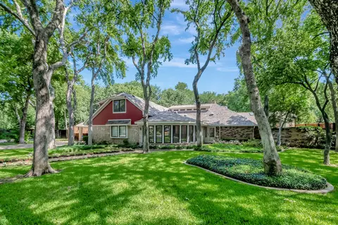 5855 Oak Hollow Ct, Fort Worth, TX 76112