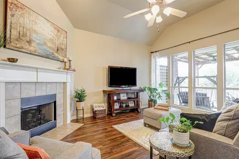 5840 Sugar Maple Dr, Fort Worth, TX 76244
