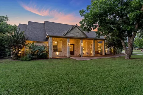 7300 Molly Ln, Burleson, TX 76028
