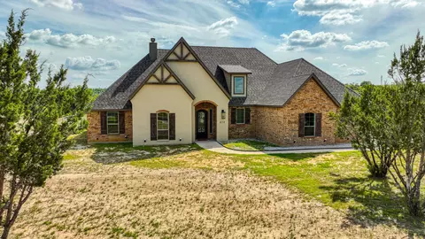 612 Veal Station Rd, Weatherford, TX 76085