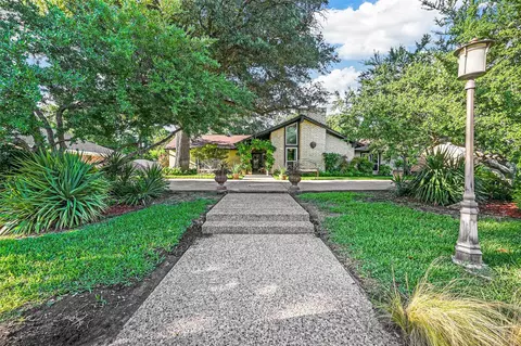 19 Legend Rd, Benbrook, TX 76132