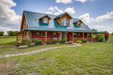 632 Gladness, Rhome, TX 76078