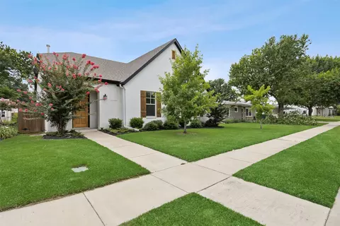 5837 Lyle St, Westworth Village, TX 76114