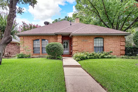 3842 Foxfire Dr, Arlington, TX 76017
