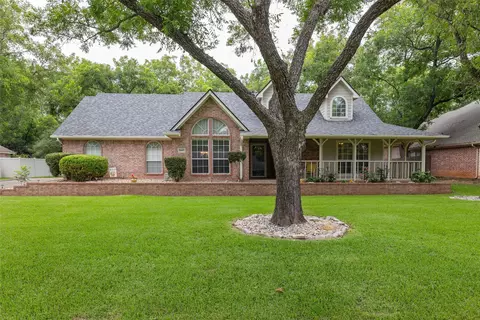 9005 Monticello Dr, Granbury, TX 76049
