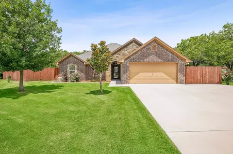421 Maple Ln, Stephenville, TX 76401