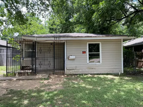 2711 Valentine St, Dallas, TX 75215