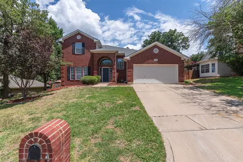 4901 Landrun Ln, Arlington, TX 76017