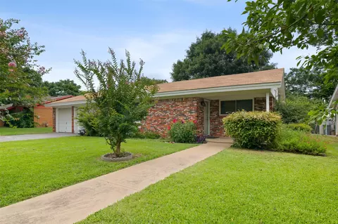 8808 Kate St, White Settlement, TX 76108