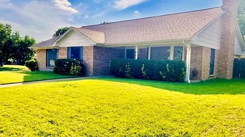 9812 Leland Ln, Benbrook, TX 76126