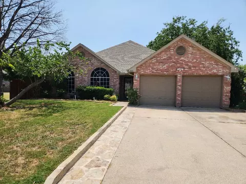 2165 Crockett Dr, Corinth, TX 76210