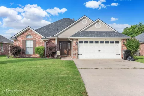 4220 Parkridge Dr, Benton, LA 71006