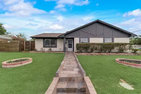 2100 Placid Dr, Carrollton, TX 75007