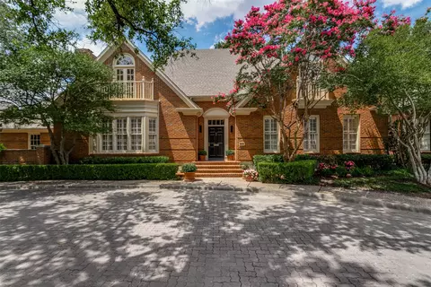 5805 Redwood Ct, Dallas, TX 75209