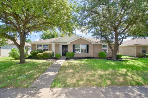 112 Rolling Hills Pl, Lancaster, TX 75146