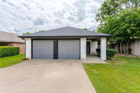 108 Alpine Dr, Desoto, TX 75115