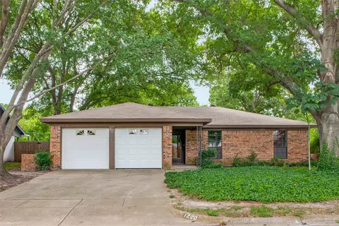 1220 Tobie Layne St, Benbrook, TX 76126