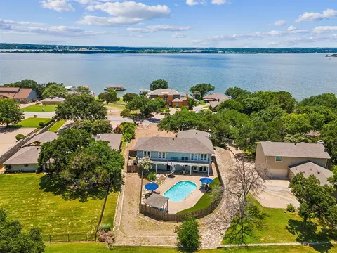 4118 Crescent Dr, Granbury, TX 76049