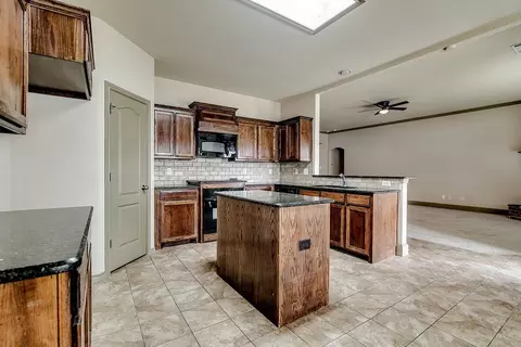 308 Delaware St, Burleson, TX 76028