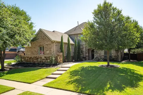 8911 Sherman Trl, Lantana, TX 76226
