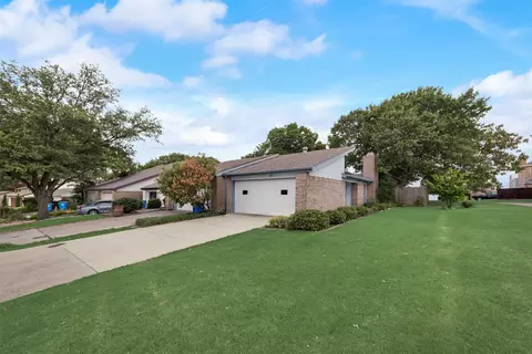 2211 La Costa Dr, Rowlett, TX 75088
