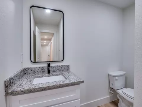 Bath - 552 Rea Ave, Lancaster, TX 75146 photo 2 of 3
