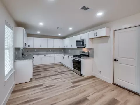 Kitchen - 552 Rea Ave, Lancaster, TX 75146 photo 1 of 5