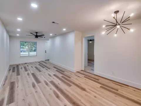 Living - 552 Rea Ave, Lancaster, TX 75146 photo 2 of 5