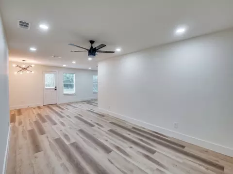 Living - 552 Rea Ave, Lancaster, TX 75146 photo 4 of 5