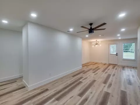 Living - 552 Rea Ave, Lancaster, TX 75146 photo 3 of 5