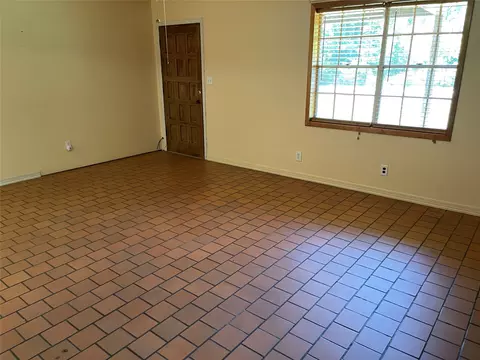 Living - 328 Messick Rd, Coushatta, LA 71019 photo 2 of 2