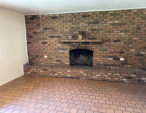 Living - 328 Messick Rd, Coushatta, LA 71019 photo 1 of 2