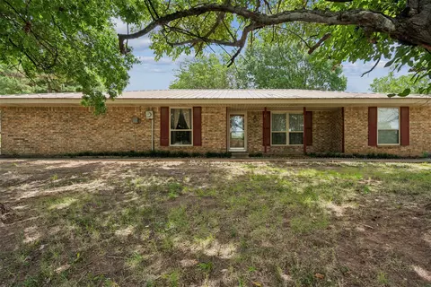 1002 Lake Dr, Weatherford, TX 76085
