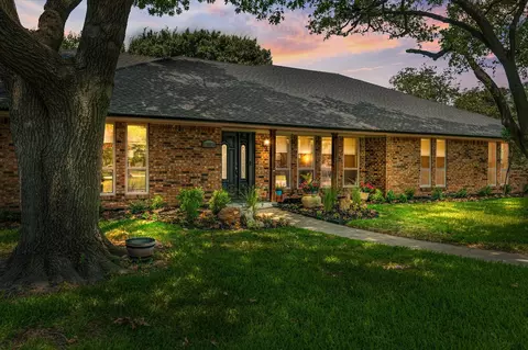 13925 N Tanglewood Dr, Farmers Branch, TX 75234