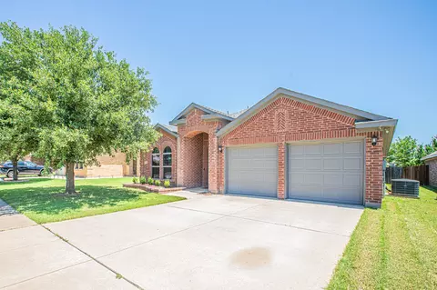 9116 White Swan Pl, Fort Worth, TX 76177
