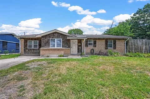 1017 Rosewood Hills Dr, Garland, TX 75040