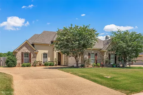 447 Long Acre Dr, Bossier City, LA 71111