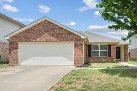4937 Thorn Hollow Dr, Fort Worth, TX 76244