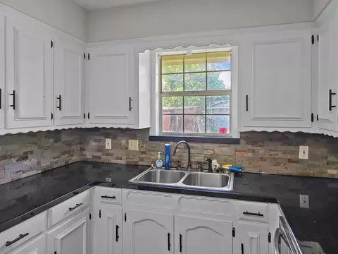 211 N 6th St, Celeste, TX 75423 photo 7