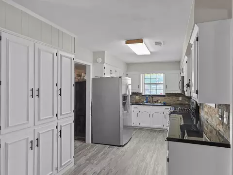 211 N 6th St, Celeste, TX 75423 photo 4
