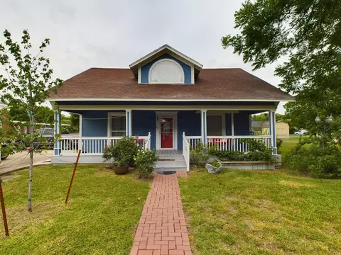 108 Methodist St, Red Oak, TX 75154